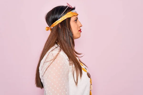 Νεαρή Ισπανίδα Χίπισσα Γυναίκα Φορώντας Μόδα Boho Στυλ Και Γυαλιά — Φωτογραφία Αρχείου