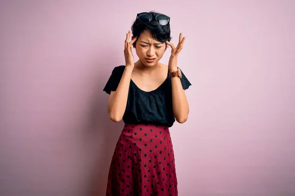 Jong Mooi Aziatisch Meisje Dragen Casual Jurk Staan Geïsoleerde Roze — Stockfoto