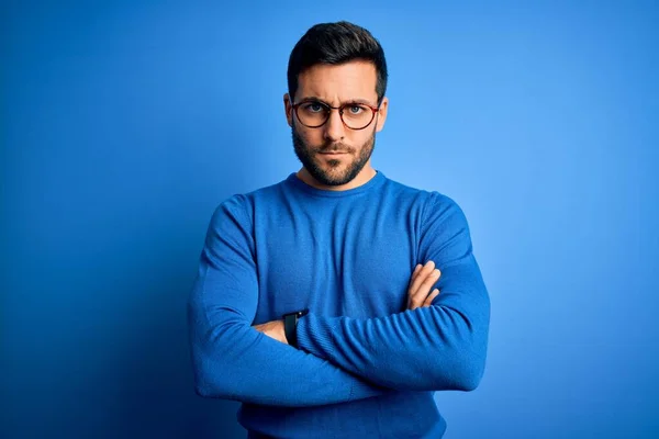 Joven Hombre Guapo Con Barba Usando Suéter Casual Gafas Sobre — Foto de Stock