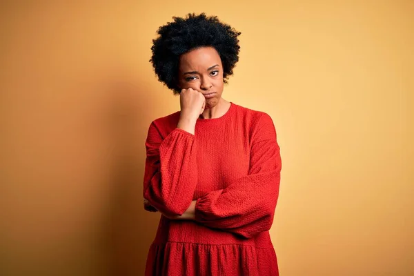 Young Beautiful African American Afro Woman Curly Hair Wearing Casual — Stockfoto