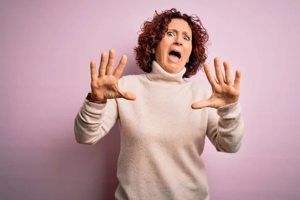Middle Age Beautiful Curly Hair Woman Wearing Casual Turtleneck Sweater — Stock Photo, Image