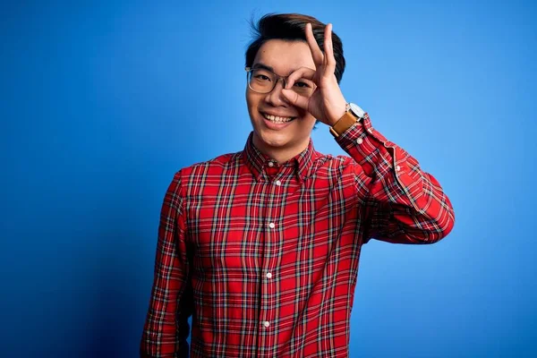 Young Handsome Chinese Man Wearing Casual Shirt Glasses Blue Background — Stock Photo, Image