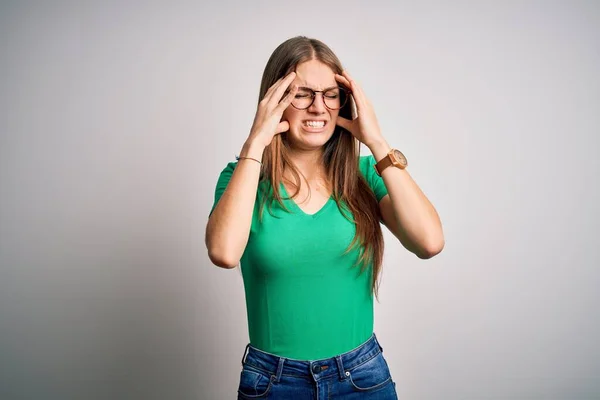 Junge Schöne Rothaarige Frau Lässigem Grünem Shirt Und Brille Über — Stockfoto