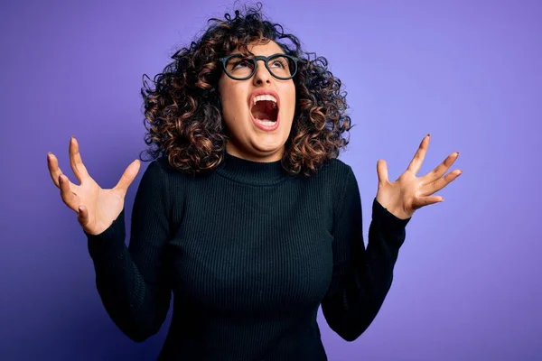 Joven Hermosa Mujer Árabe Rizado Con Suéter Casual Gafas Sobre — Foto de Stock