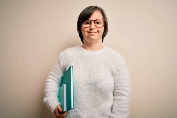 Young Syndrom Studentka Čtení Knihy Knihovny Izolovaném Pozadí Šťastnou Tváří — Stock fotografie