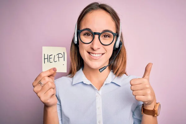 Mooie Call Center Agent Vrouw Werken Met Behulp Van Headset — Stockfoto