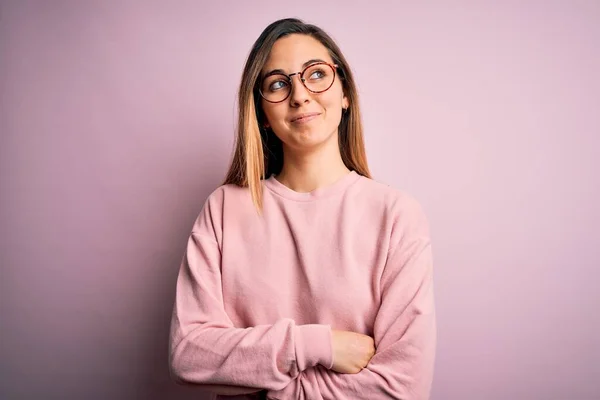 Beautiful Blonde Woman Blue Eyes Wearing Sweater Glasses Pink Background — Stock Photo, Image