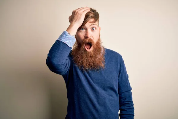 Handsome Irish Redhead Business Man Beard Standing Isolated Background Surprised — Stock Photo, Image