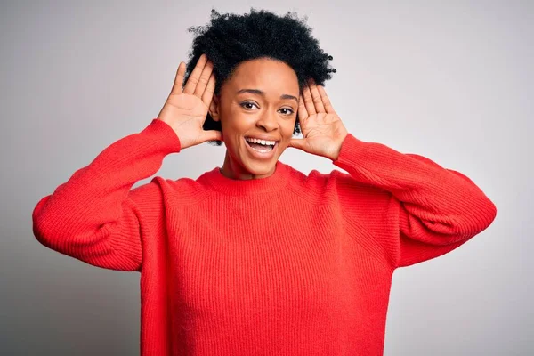 Young Beautiful African American Afro Woman Curly Hair Wearing Red — Stock Photo, Image