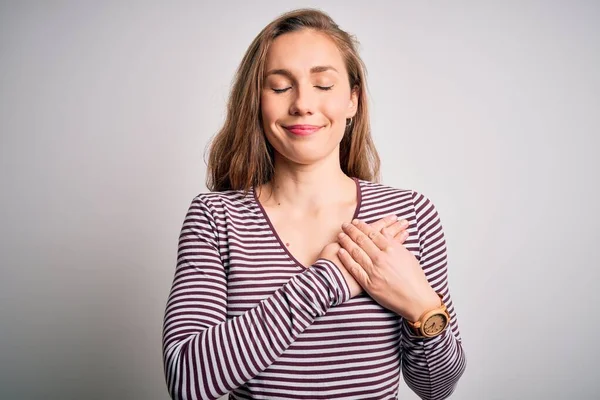 Junge Schöne Blonde Frau Trägt Lässig Gestreiftes Shirt Über Isoliertem — Stockfoto