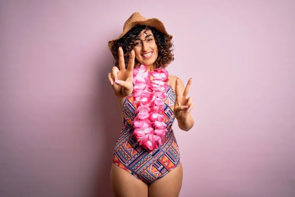 Young Beautiful Arab Woman Vacation Wearing Swimsuit Hawaiian Lei Flowers — Stock Photo, Image