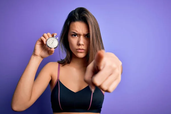 Junge Schöne Sportliche Mädchen Beim Sport Mit Stoppuhr Über Isolierten — Stockfoto