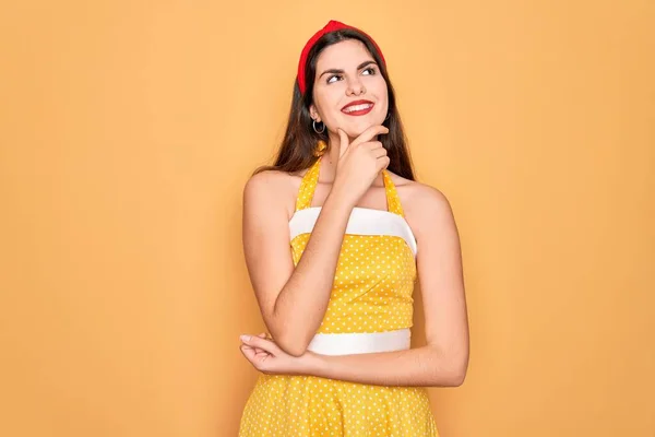 Joven Hermosa Pin Mujer Con Vestido Vintage Moda Los Años — Foto de Stock