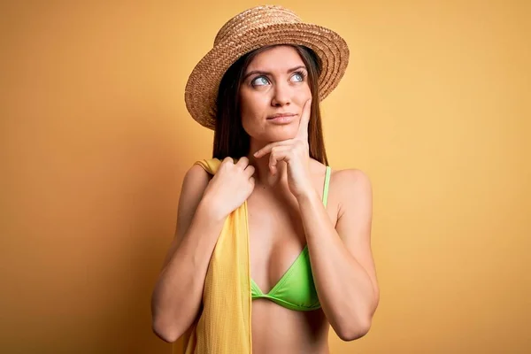 Junge Schöne Frau Mit Blauen Augen Urlaub Mit Bikini Und — Stockfoto