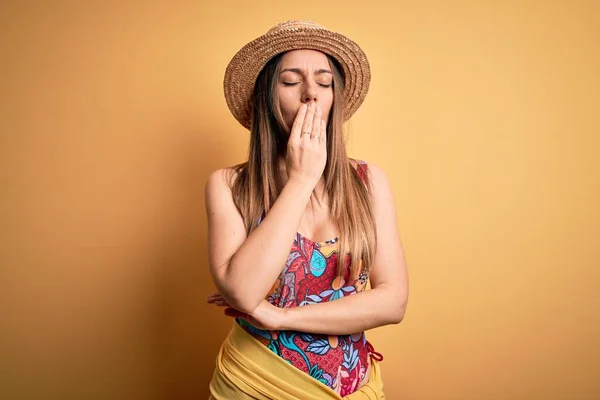 Young Beautiful Blonde Woman Wearing Swimsuit Summer Hat Yellow Background — Stock Photo, Image