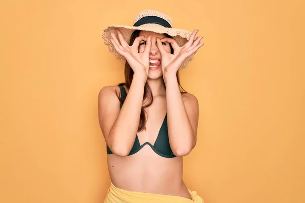Joven Chica Hermosa Con Bikini Traje Baño Sombrero Sol Verano — Foto de Stock