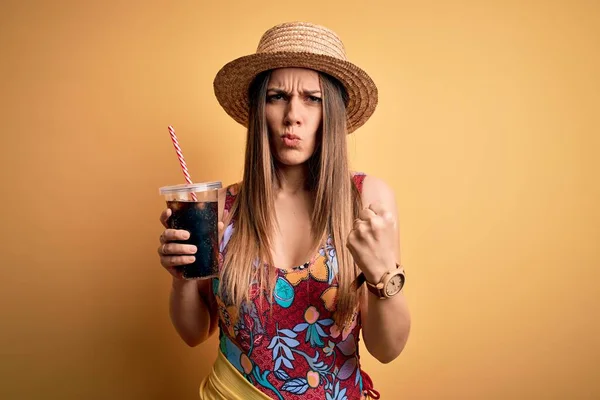 Young Beautiful Blonde Woman Summer Drinking Fresh Soda Isolated Yellow — Stock Photo, Image