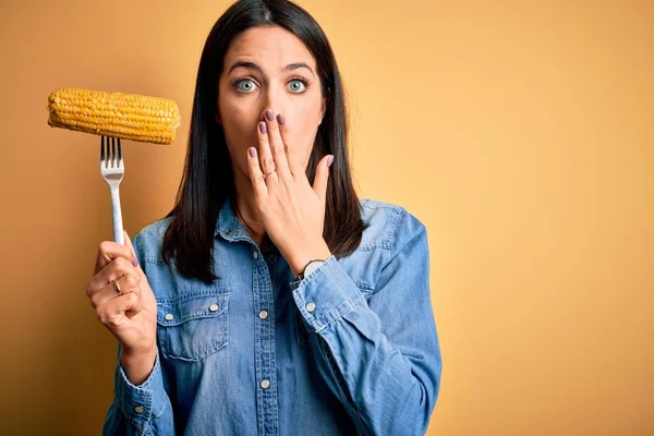 Young Woman Blue Eyes Holding Fork Fresh Cob Corn Standing — Stock Photo, Image