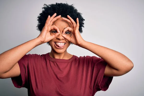 Giovane Bella Afro Donna Afro Americana Con Capelli Ricci Indossa — Foto Stock