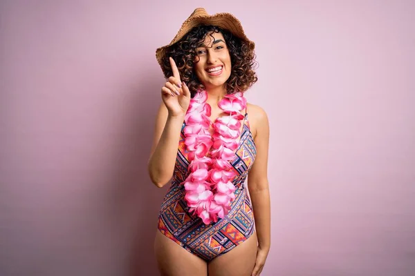 Young Beautiful Arab Woman Vacation Wearing Swimsuit Hawaiian Lei Flowers — Stock Photo, Image