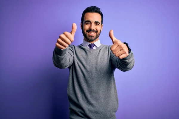 Bello Uomo Affari Con Barba Che Indossa Cravatta Casual Piedi — Foto Stock