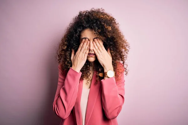 Young Beautiful Businesswoman Curly Hair Piercing Wearing Elegant Jacket Rubbing — Stock Photo, Image