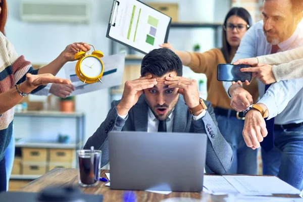 Group Business Workers Working Together Partners Stressing One Them Office — Stockfoto