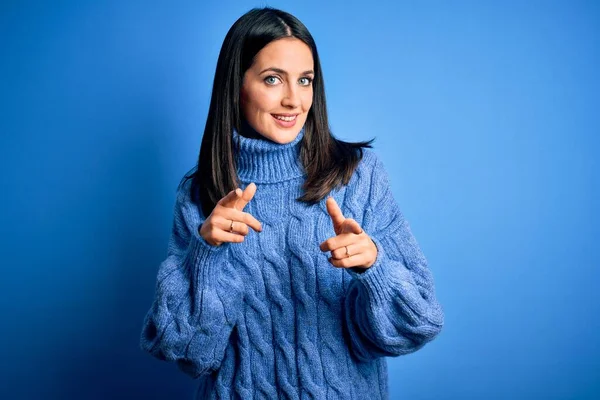 Young Brunette Woman Blue Eyes Wearing Casual Turtleneck Sweater Pointing — Stock Photo, Image