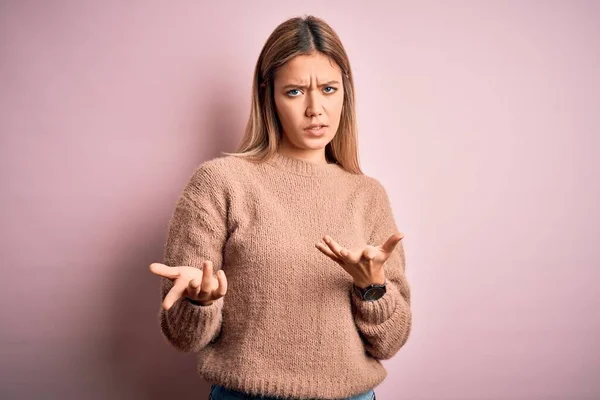 Jonge Mooie Blonde Vrouw Dragen Winterwol Trui Roze Geïsoleerde Achtergrond — Stockfoto