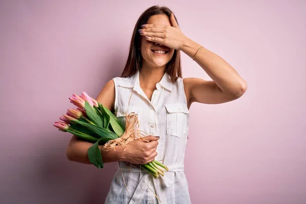 Young Beautiful Brunette Woman Holding Bouquet Tulips Flowers Pink Background — Stock Photo, Image