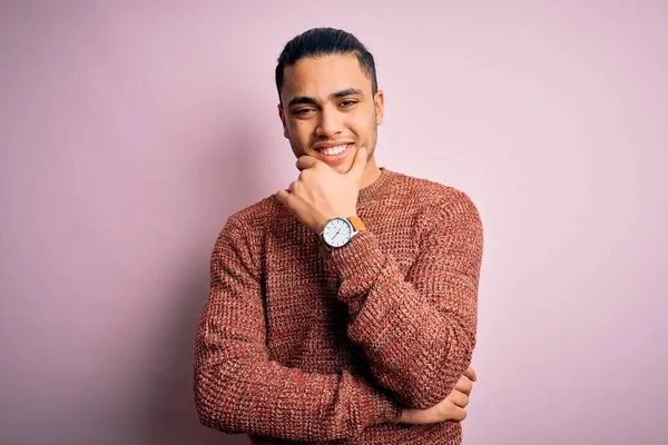 Young Brazilian Man Wearing Casual Sweater Standing Isolated Pink Background — Stock Photo, Image