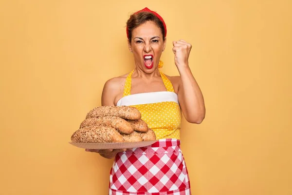 Seniorin Mittleren Alters Hausfrau Pin Frau 50Er Jahre Stil Retro — Stockfoto