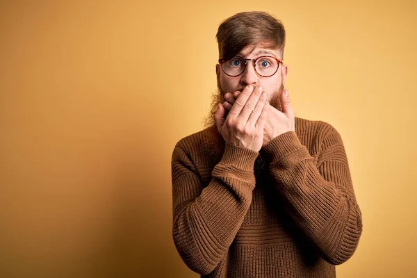 Bonito Irlandês Ruiva Homem Com Barba Vestindo Óculos Camisola Inverno — Fotografia de Stock