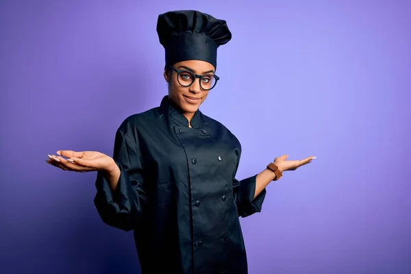 Mladý Africký Americký Kuchař Dívka Sobě Vařič Uniformu Klobouk Přes — Stock fotografie