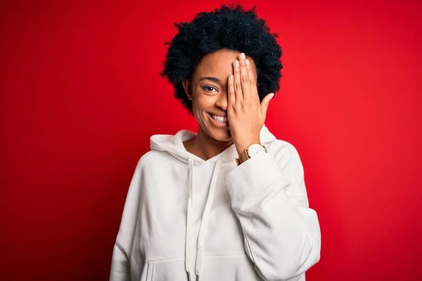 Young Beautiful African American Afro Sportswoman Curly Hair Wearing Sportswear — Stock Photo, Image