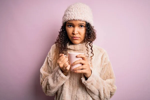 Young Beautiful Woman Curly Hair Drinking Mug Coffee Isolated Pink — Stock Photo, Image