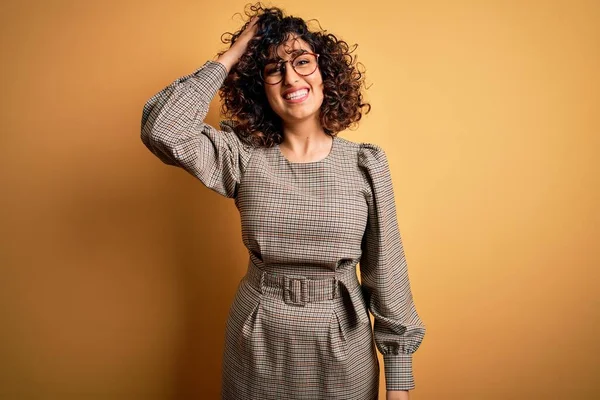 Beautiful Arab Business Woman Wearing Dress Glasses Standing Yellow Background — Stock Photo, Image