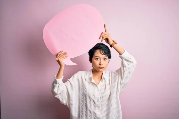 Young Beautiful Asian Girl Talking Holding Speech Bubble Isolated Pink — Stock Photo, Image