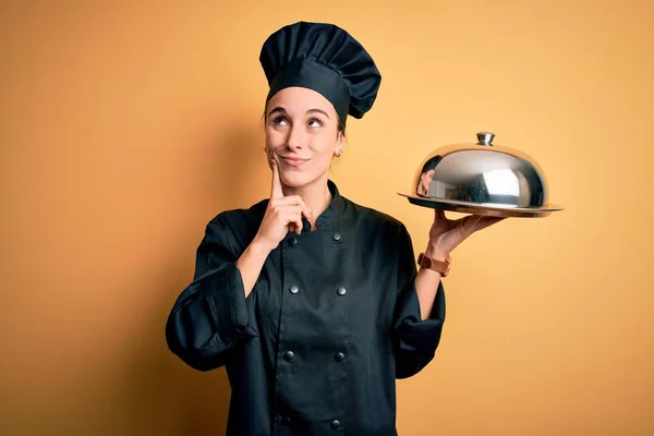 Young Beautiful Chef Woman Wearing Cooker Uniform Hat Holding Tray — Stock Photo, Image