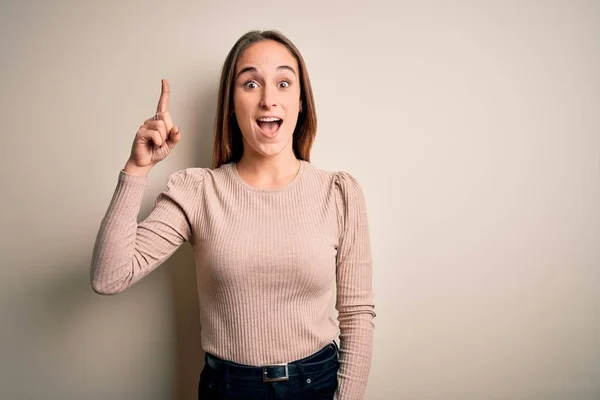 Young Beautiful Woman Wearing Casual Sweater Standing Isolated White Background — Stock Photo, Image