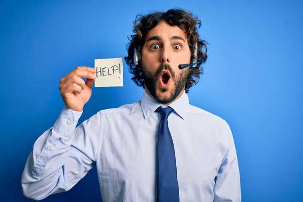 Joven Agente Centro Llamadas Guapo Con Barba Trabajando Usando Auriculares — Foto de Stock