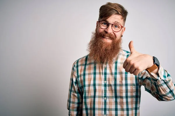 Bello Irlandese Rossa Uomo Con Barba Indossando Occhiali Camicia Hipster — Foto Stock