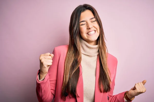 Joven Mujer Negocios Hermosa Con Suéter Casual Cuello Alto Chaqueta — Foto de Stock