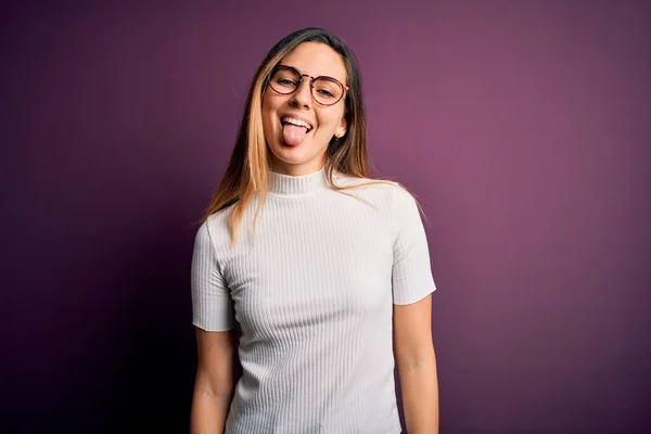 Mulher Loira Bonita Nova Com Olhos Azuis Vestindo Shirt Casual — Fotografia de Stock