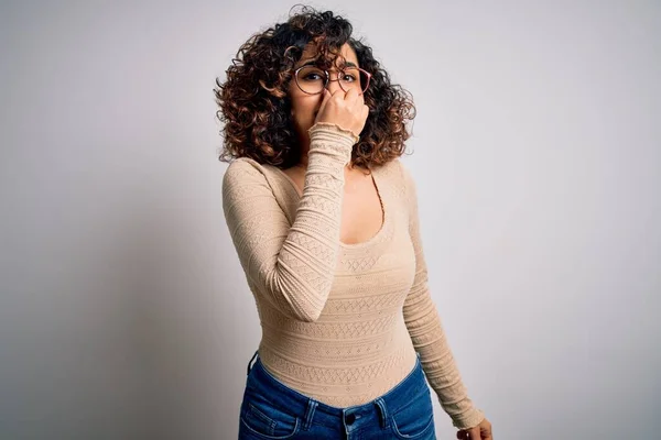 Young Beautiful Curly Arab Woman Wearing Casual Shirt Glasses White — Stock Photo, Image