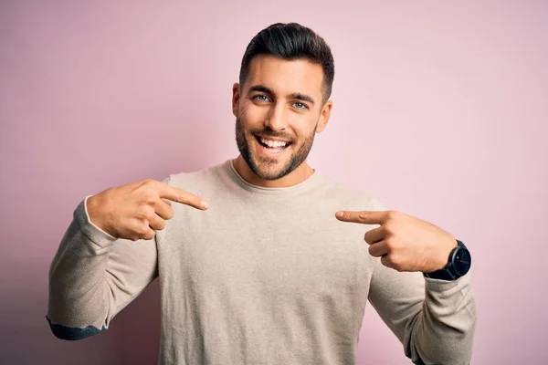 Young Handsome Man Wearing Casual Sweater Standing Isolated Pink Background — Stock Photo, Image