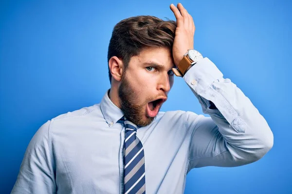 Young Blond Businessman Beard Blue Eyes Wearing Elegant Shirt Tie — Stock Photo, Image