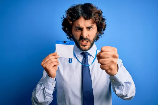 Joven Hombre Negocios Guapo Con Barba Con Identificación Tarjeta Identificación — Foto de Stock