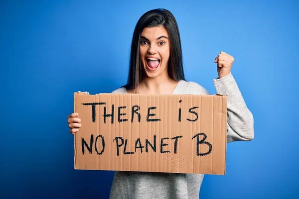 Junge Schöne Brünette Aktivistin Mit Transparent Protestiert Den Planeten Kümmern — Stockfoto