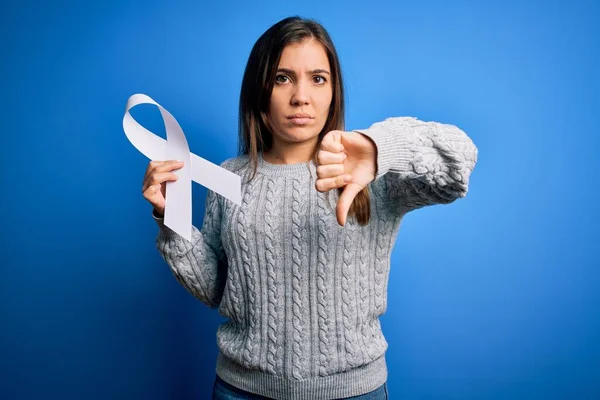 Young Blonde Woman Holding Cancer Awareness Stop Women Violence White — Stock Photo, Image